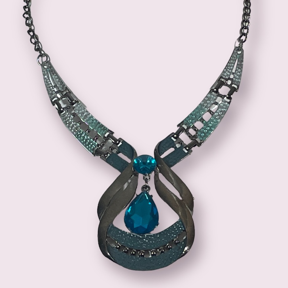 Stunning Teardrop Metal Encased Brilliant Blue Gemstone Pendant Necklace - Picture 2 of 5